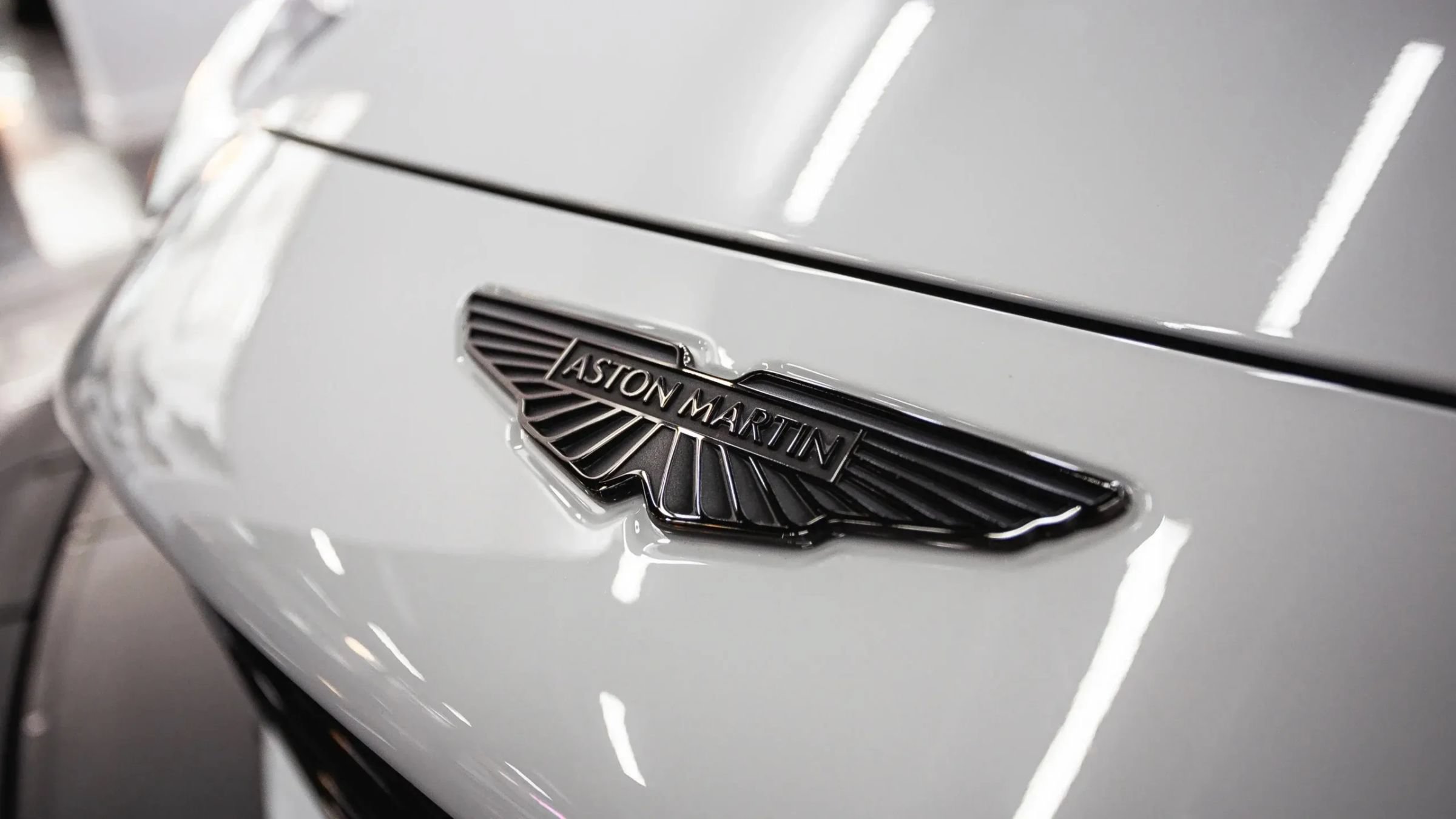 Used 2024 Aston Martin DB12 Convertible RWD image 40