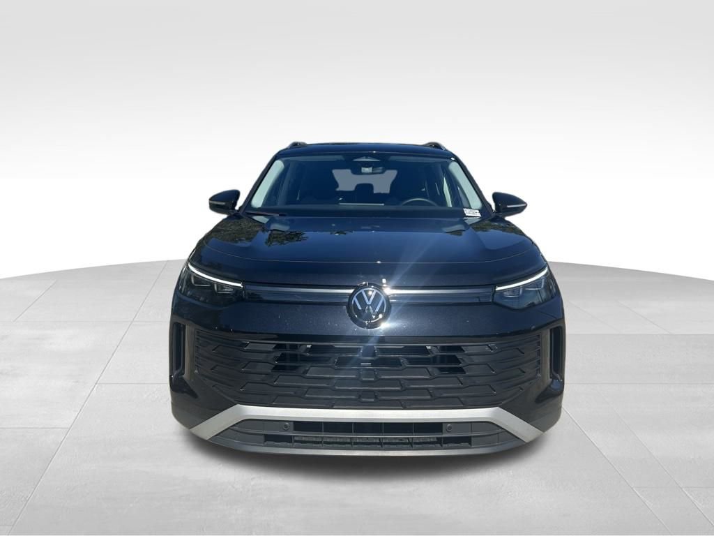 Used 2025 Volkswagen Tiguan S image 8