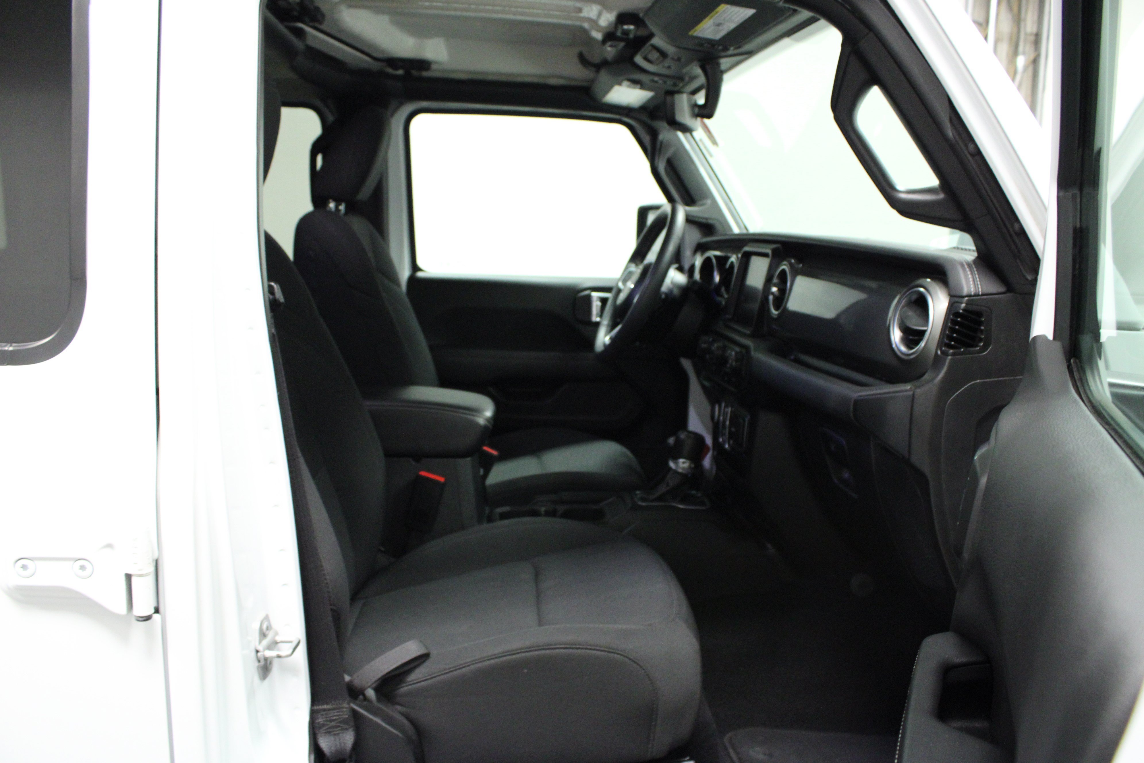 Used 2023 Jeep Wrangler Unlimited Sahara AWD/4WD image 16