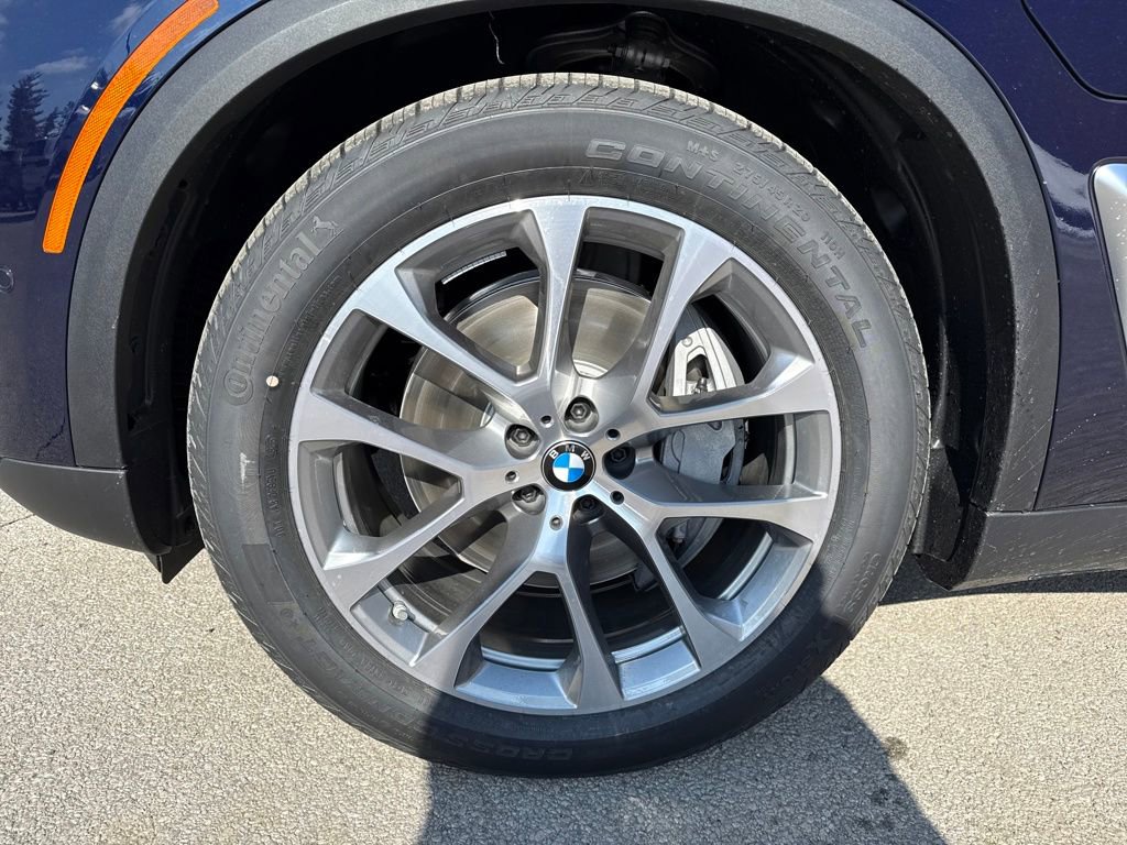 New 2026 BMW X5 xDrive50e image 9