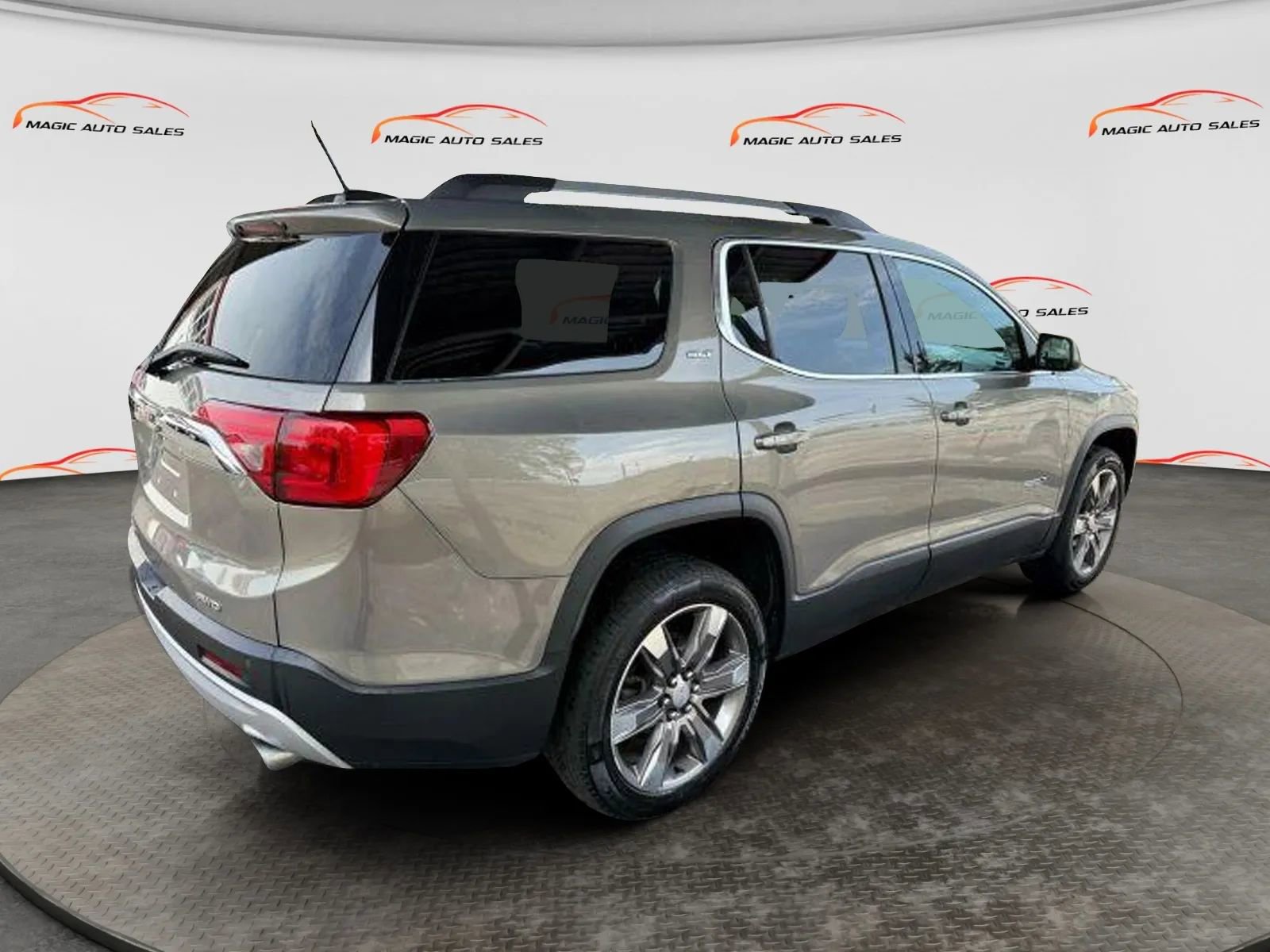 Used 2019 GMC Acadia SLT w/ LPO, Floor Liner Package image 11
