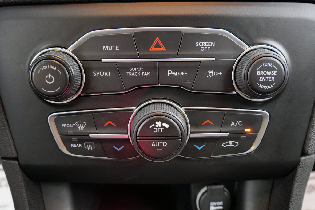Used 2022 Dodge Charger SXT AWD/4WD image 28