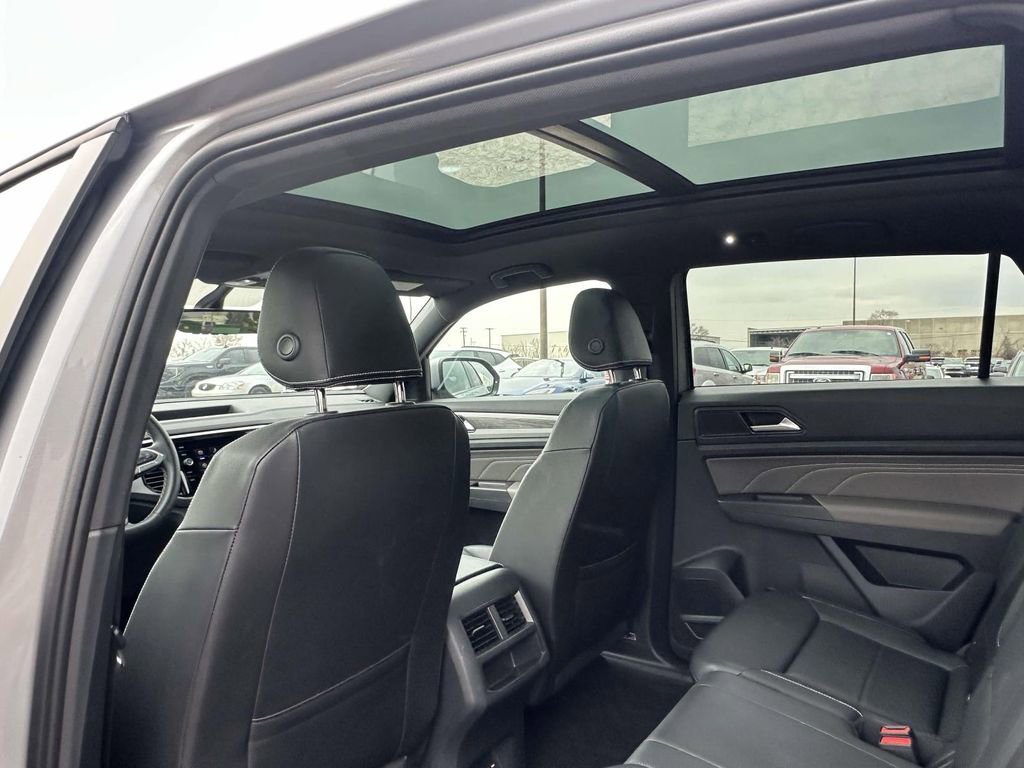 Used 2023 Volkswagen Atlas Cross Sport SE w/ Panoramic Sunroof Package image 18