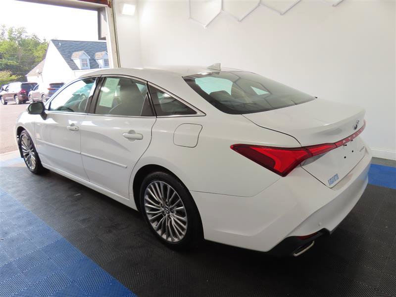 Used 2019 Toyota Avalon Limited w/ Advanced Safety Package FWD image 10