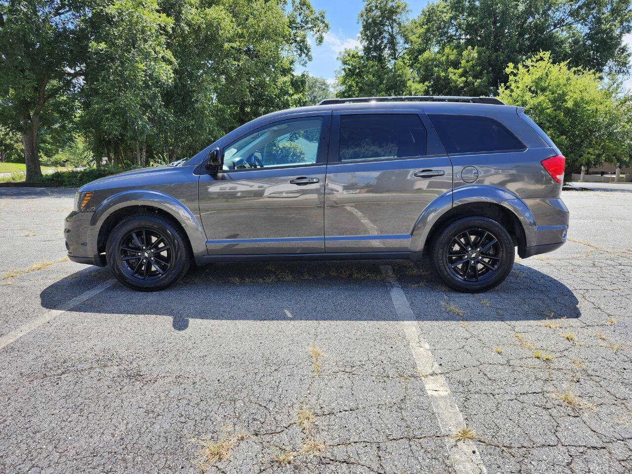 Used 2019 Dodge Journey SE w/ Connectivity Group FWD image 16