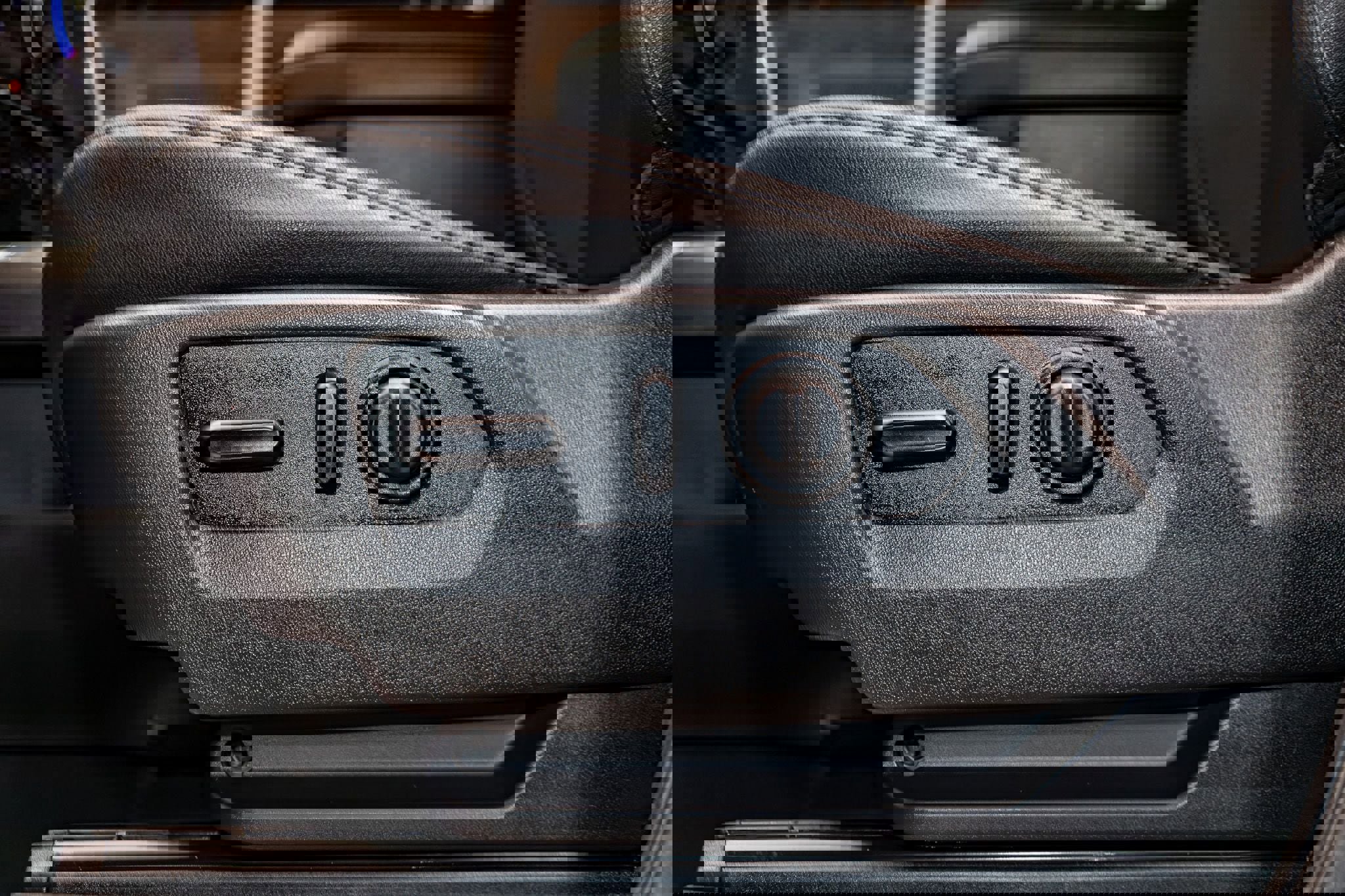 Used 2021 Chevrolet Silverado 2500 LTZ w/ LTZ Plus Package AWD/4WD image 24