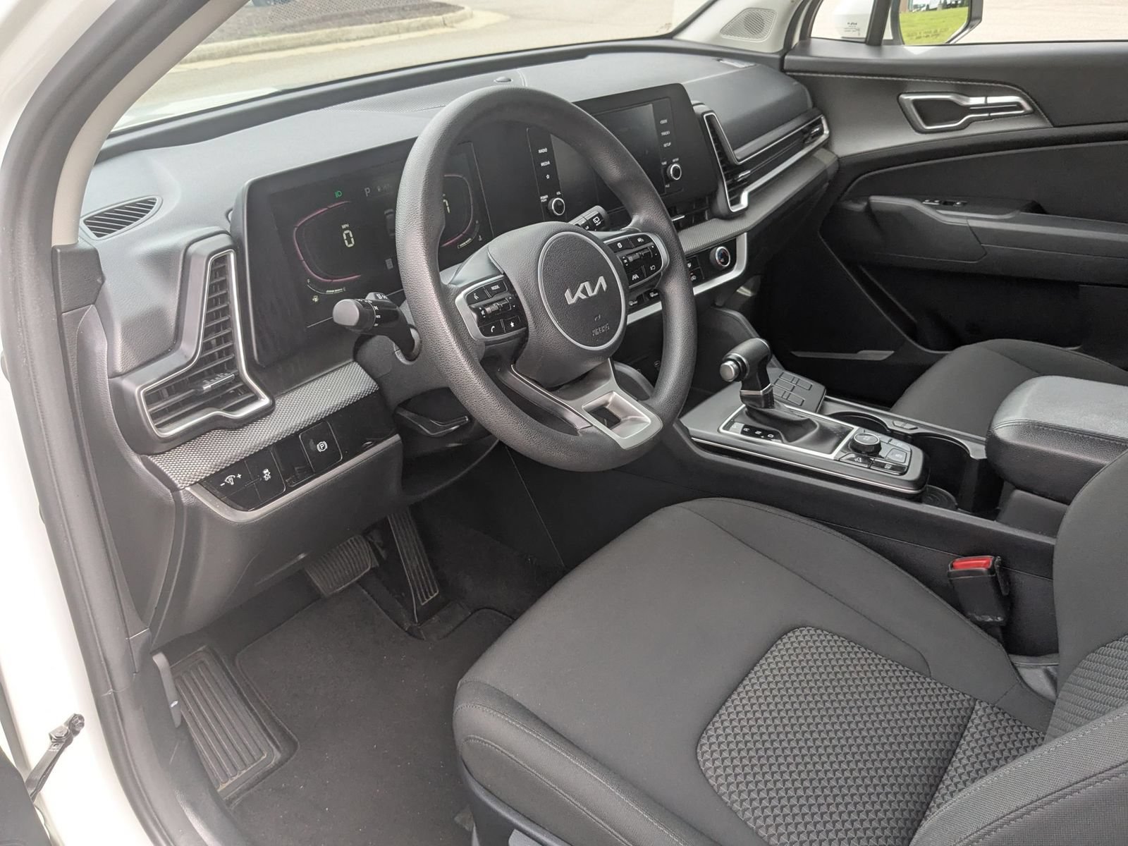 Used 2024 Kia Sportage LX FWD image 14