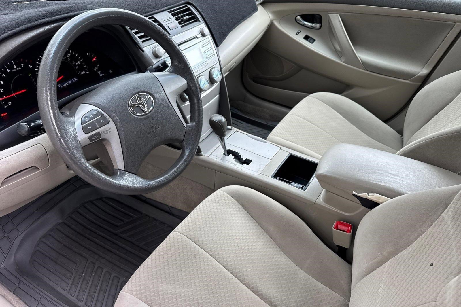 Used 2009 Toyota Camry LE image 4