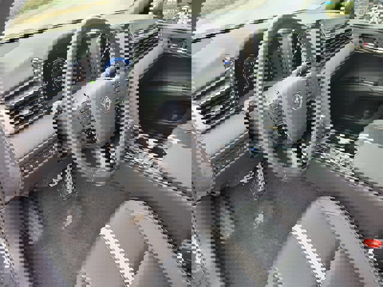 Used 2025 Toyota Camry SE image 15