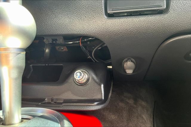 Used 2004 Chevrolet SSR w/ Preferred Equipment Group image 24