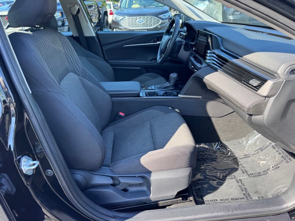 Used 2025 Toyota Camry LE FWD image 21