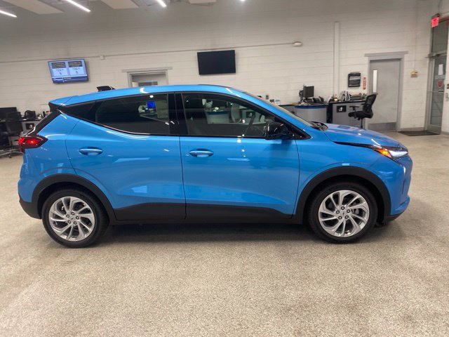 New 2027 Chevrolet Bolt LT w/ Comfort Package FWD image 4