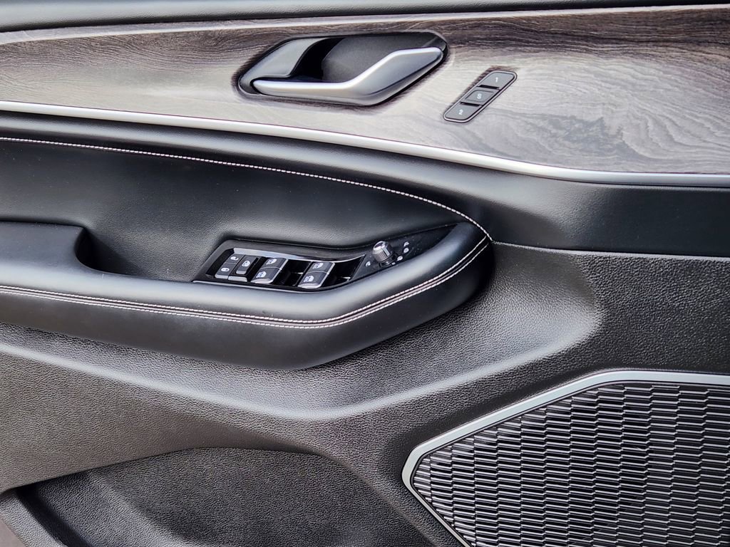 Used 2022 Jeep Grand Cherokee Overland image 5