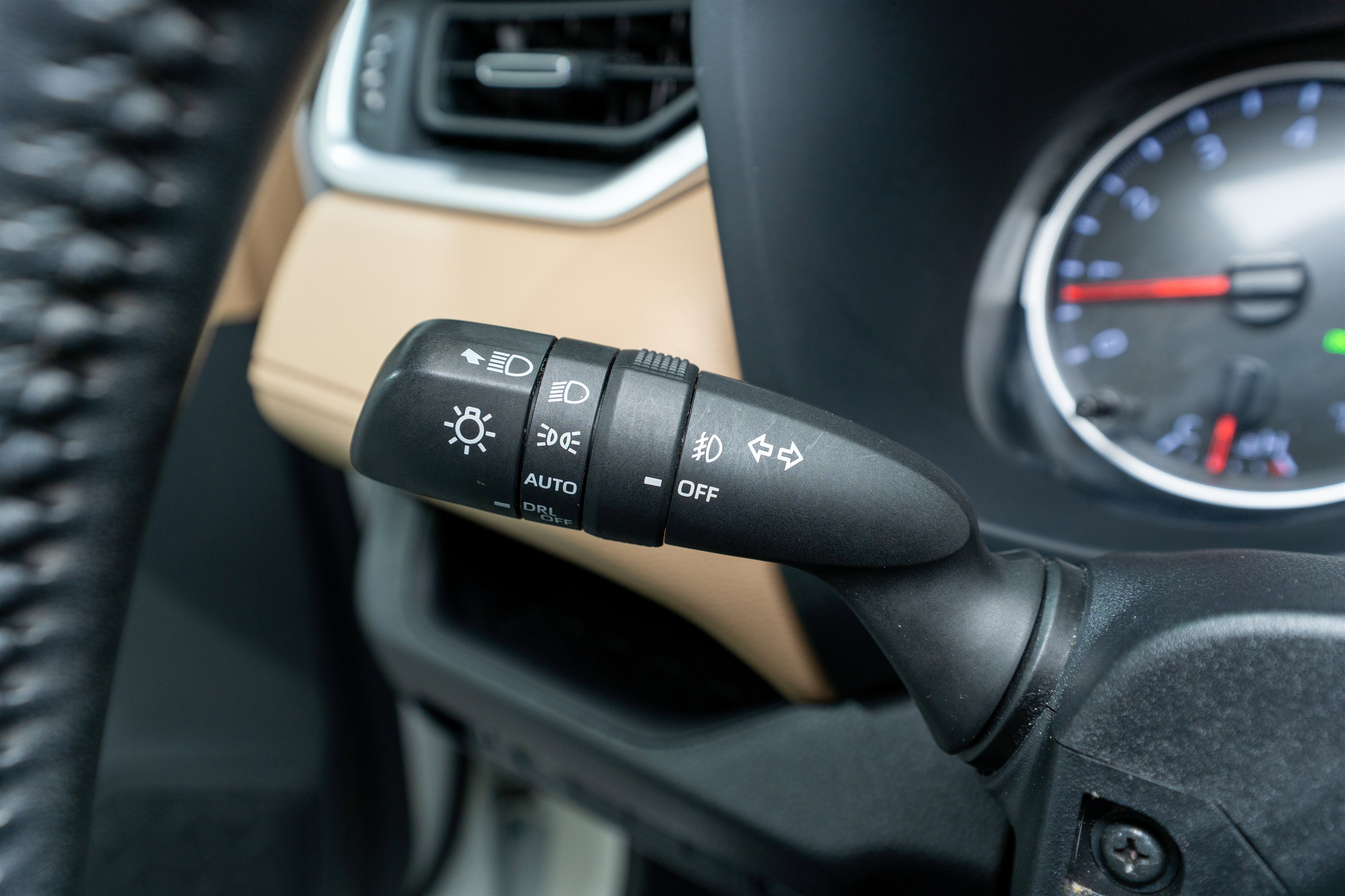 Used 2019 Toyota RAV4 XLE Premium image 27