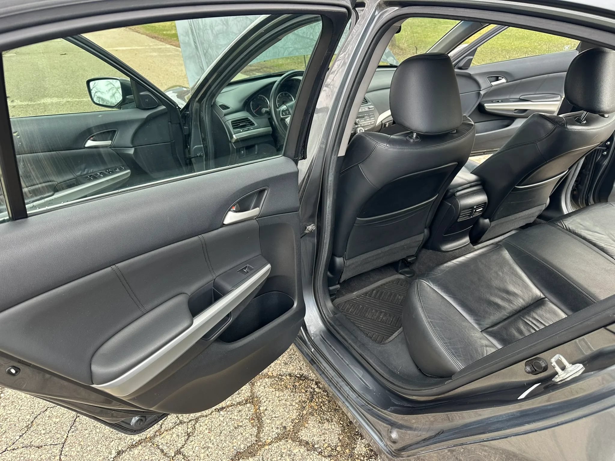 Used 2010 Honda Accord EX-L image 10
