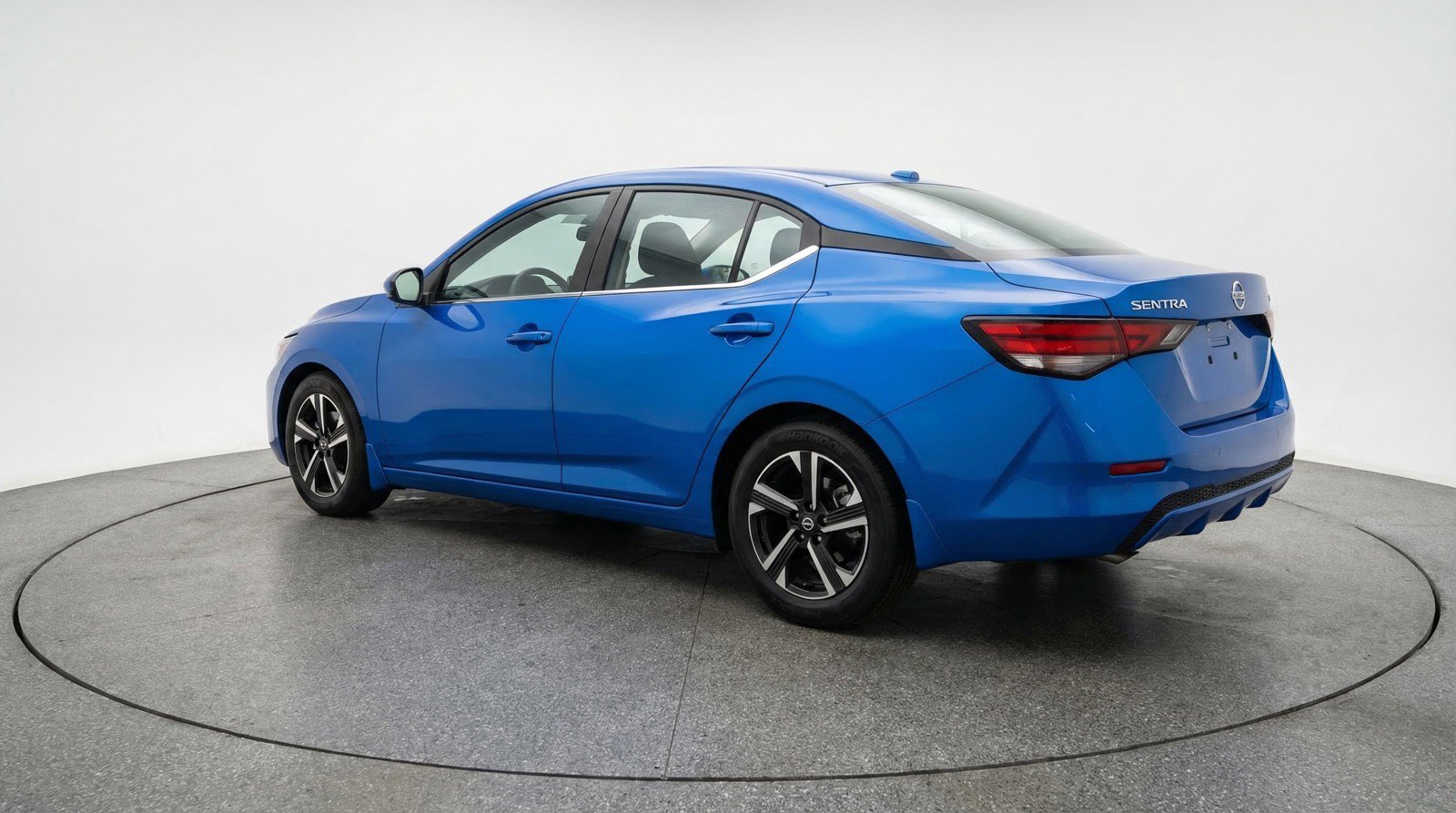 Used 2025 Nissan Sentra SV image 6