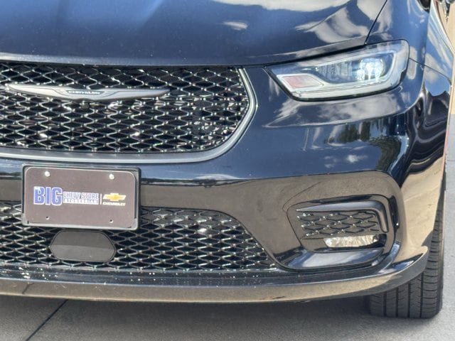 Used 2025 Chrysler Pacifica Limited FWD image 10