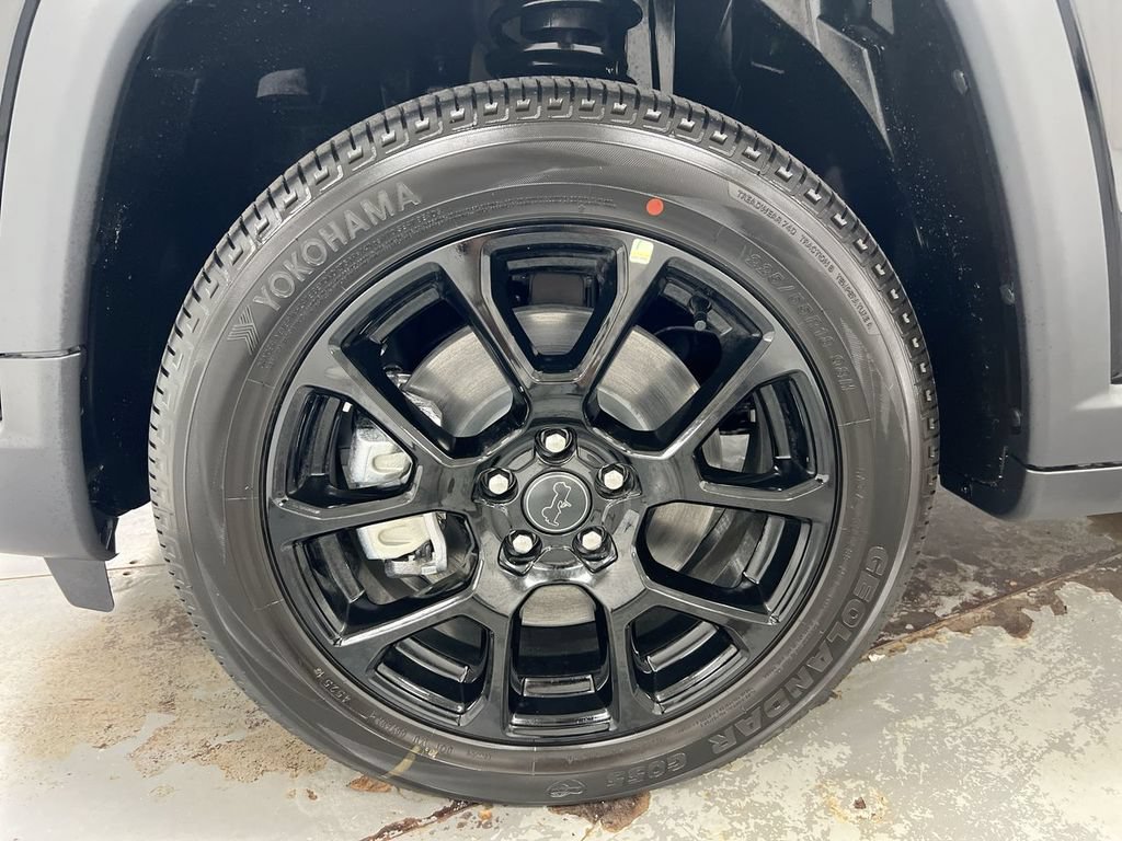 New 2026 Jeep Compass Latitude AWD/4WD image 25