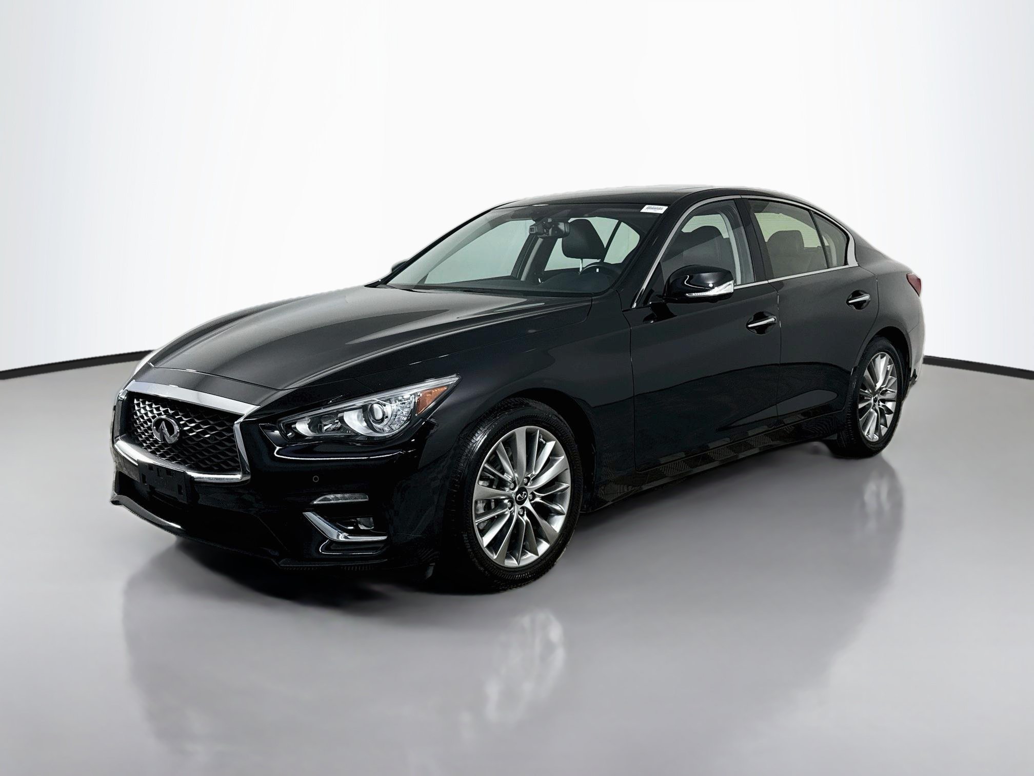 Used 2024 INFINITI Q50 Luxe AWD/4WD image 4