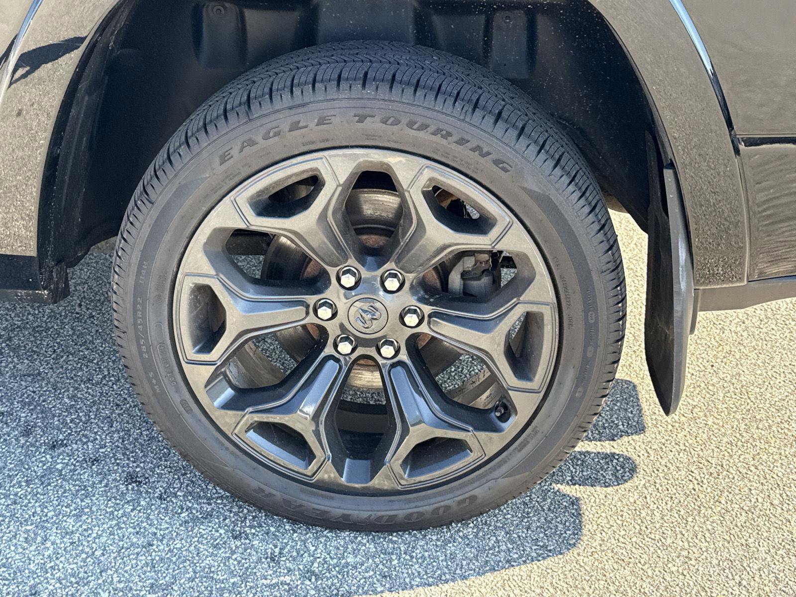 Used 2020 RAM 1500 Limited w/ Black Appearance Package AWD/4WD image 12