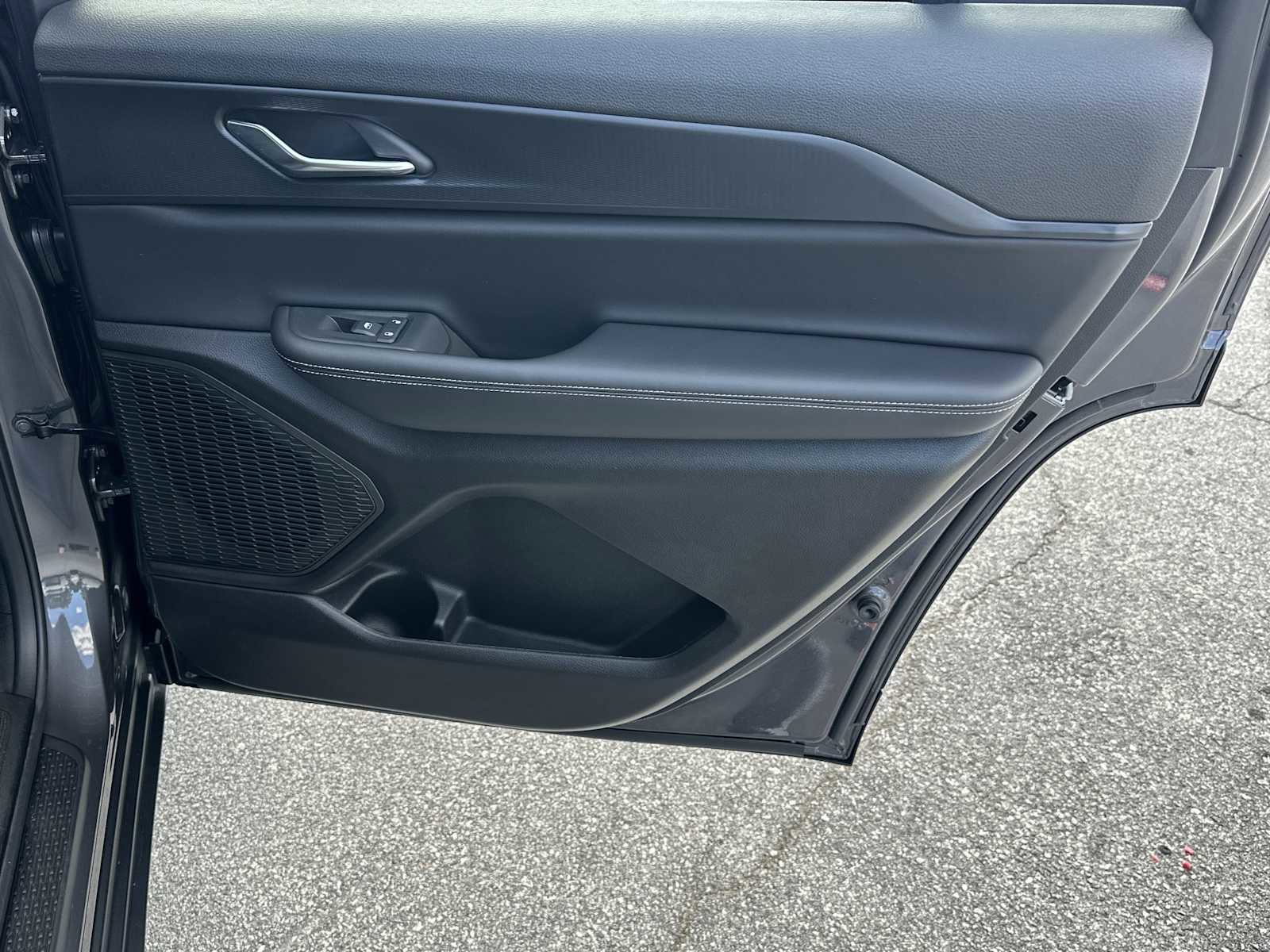New 2025 Jeep Grand Cherokee L Laredo image 16