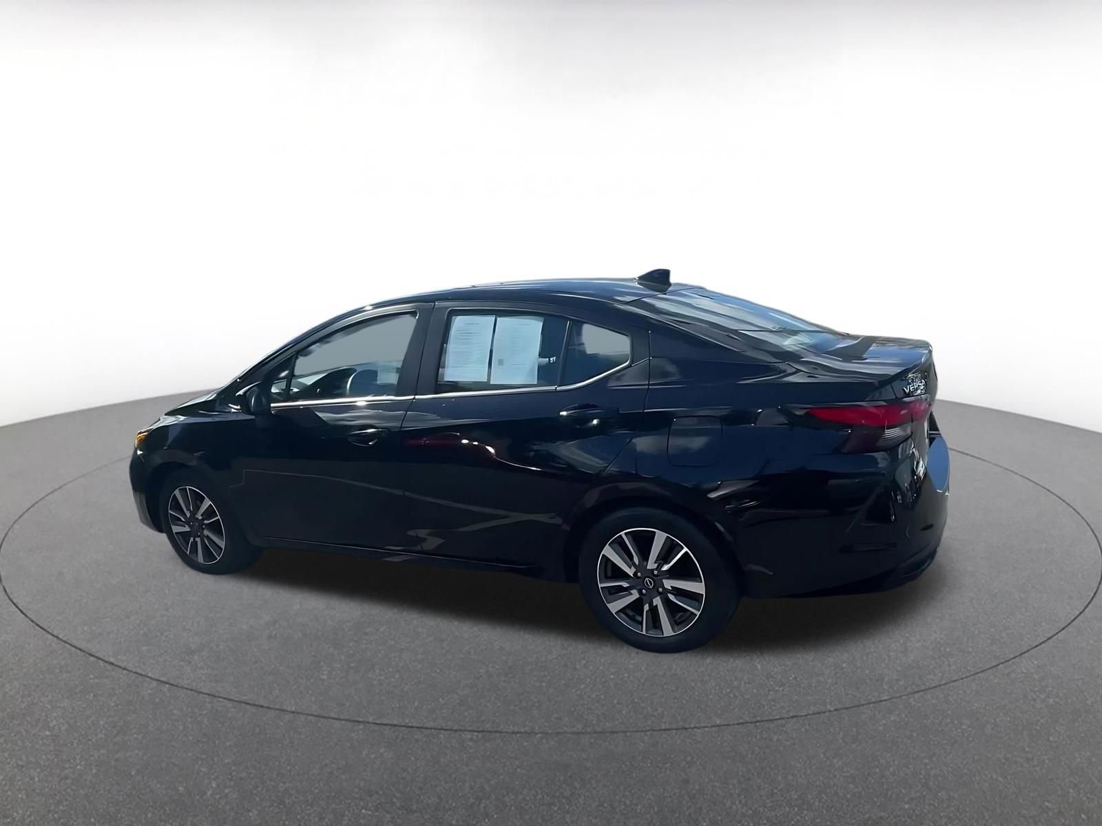 Used 2025 Nissan Versa SV image 10