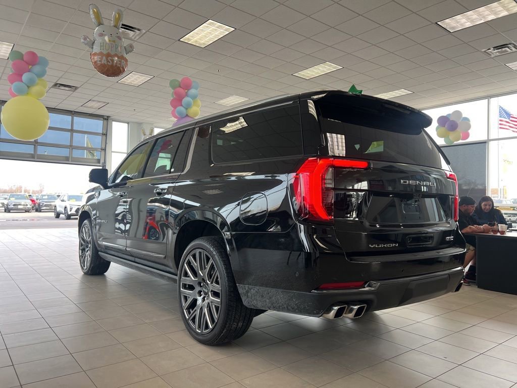 Used 2026 GMC Yukon XL Denali Ultimate w/ LPO, Illumination Package image 8