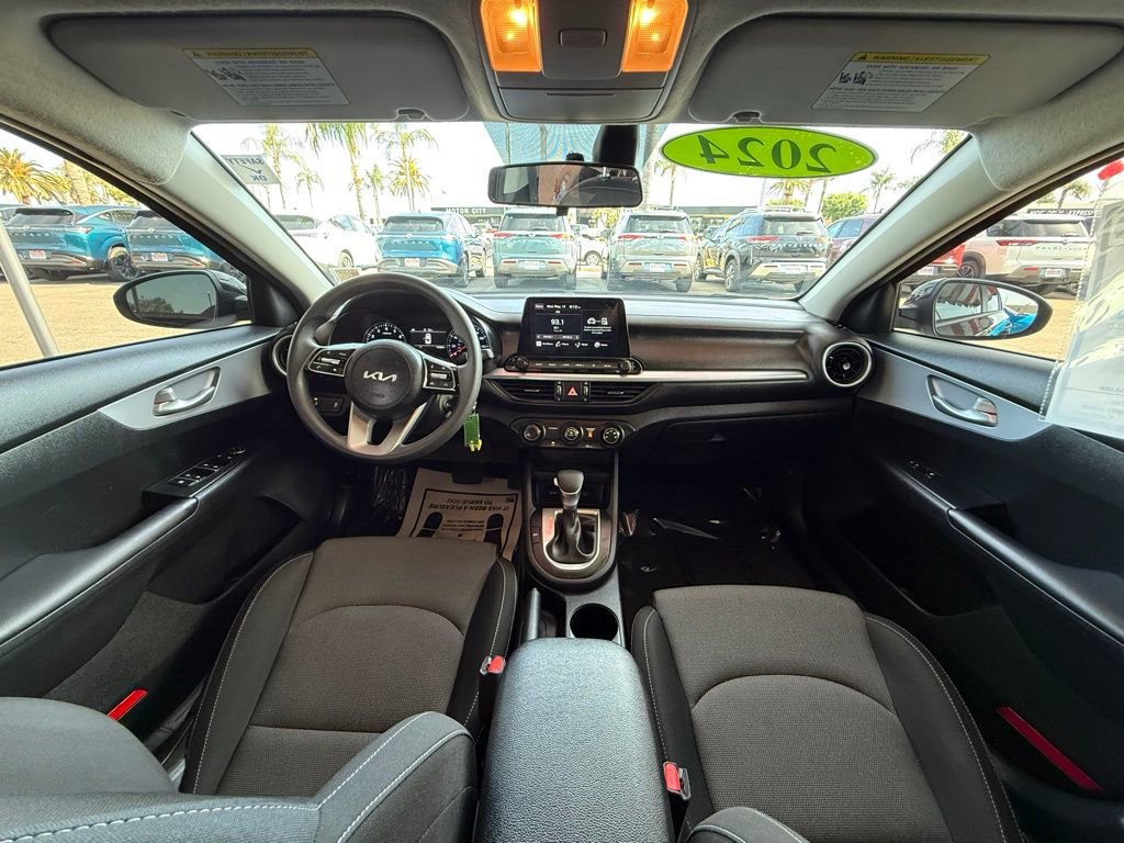 Used 2024 Kia Forte LXS w/ LXS Technology Package FWD image 13