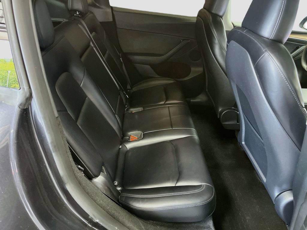 Used 2024 Tesla Model Y Long Range AWD/4WD image 27