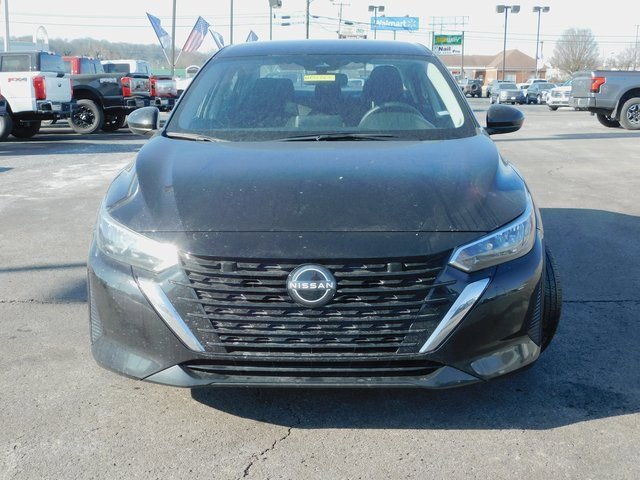Used 2024 Nissan Sentra SV image 3