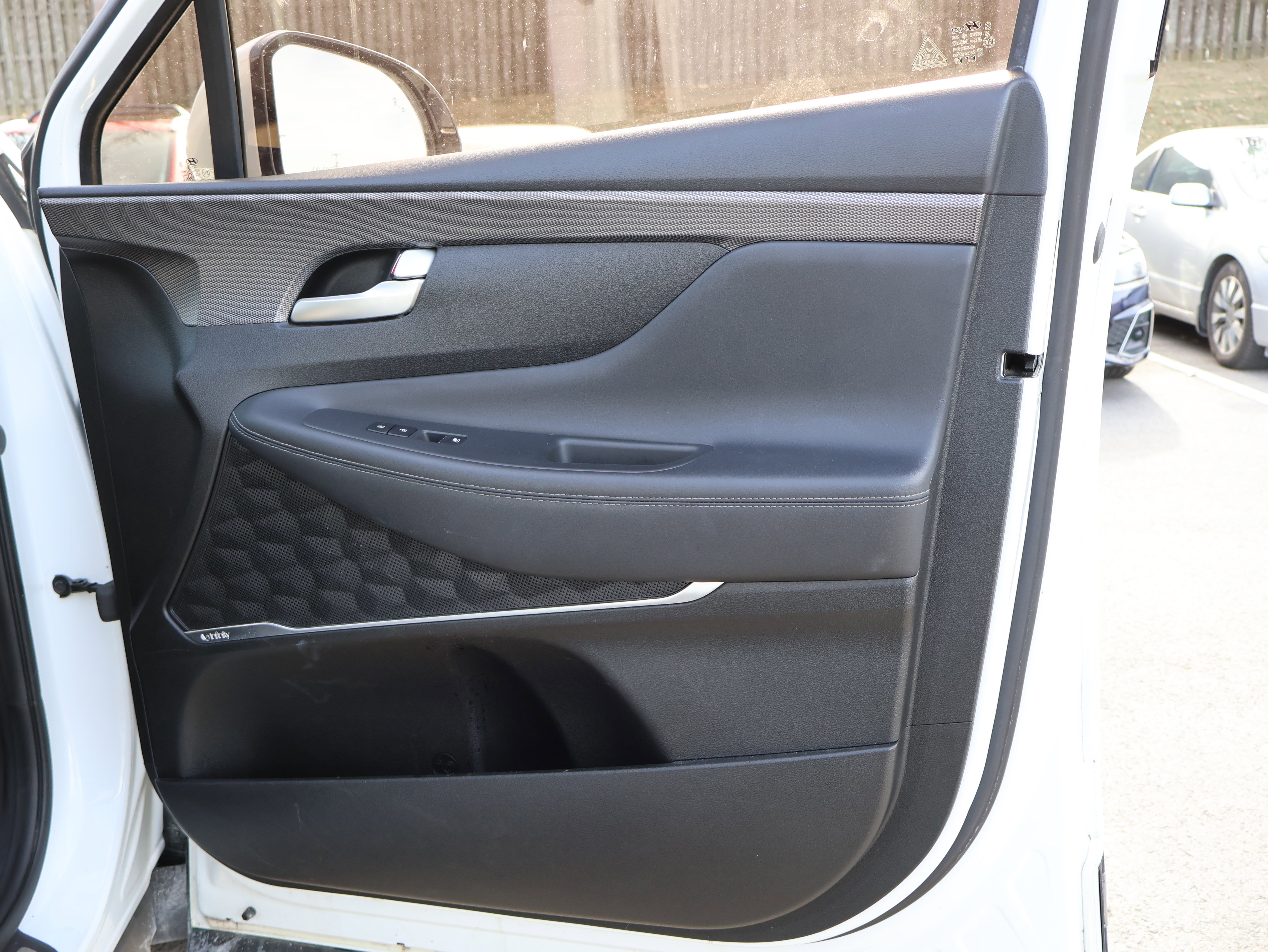 Used 2019 Hyundai Santa Fe Limited image 9