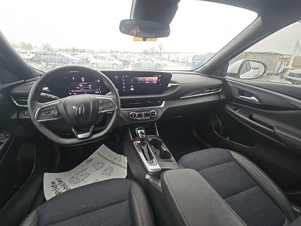 Used 2025 Buick Envista Preferred w/ Convenience I Package image 23