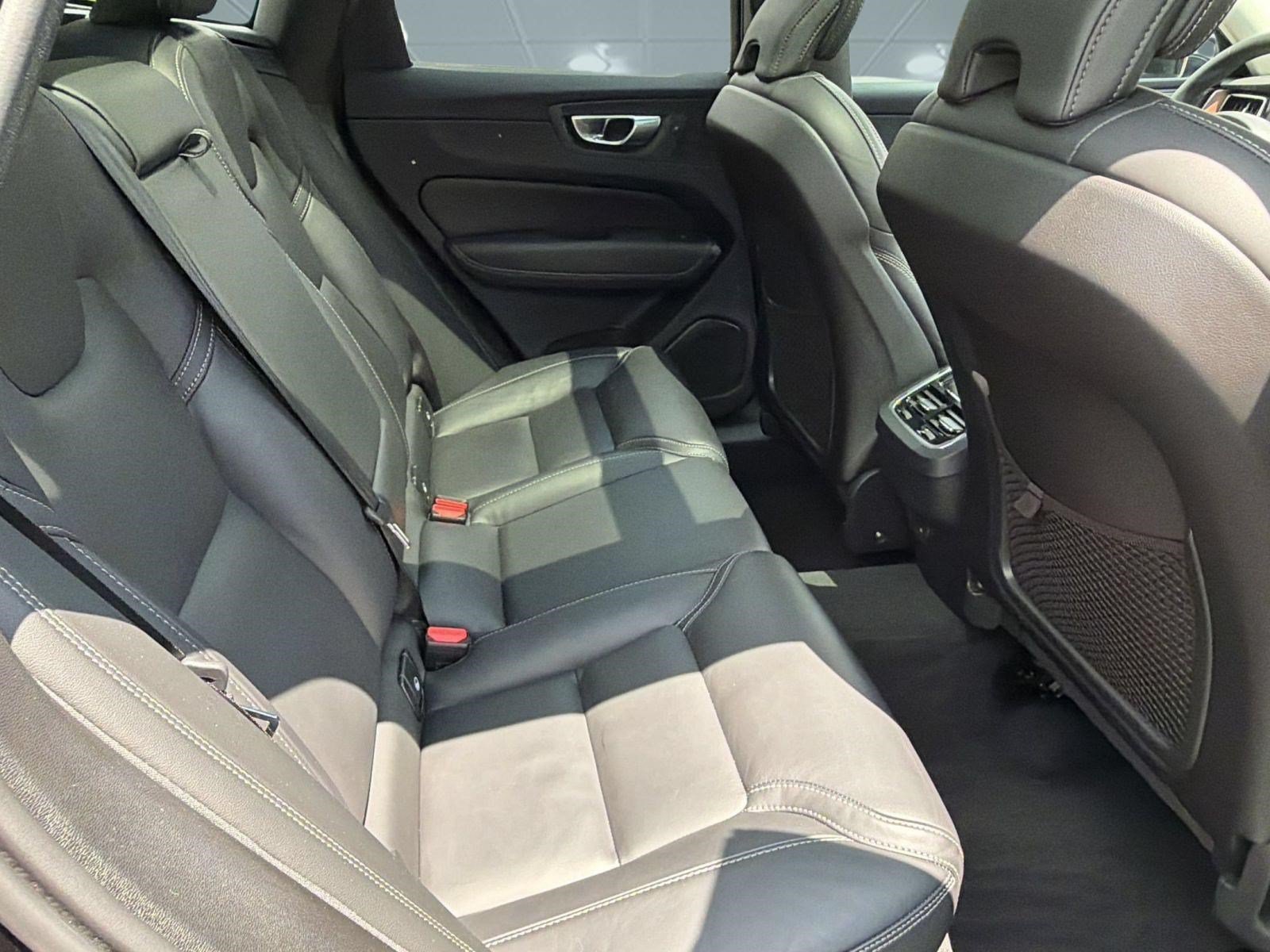 Certified 2024 Volvo XC60 B5 Ultimate w/ Protection Package Premier AWD/4WD image 30
