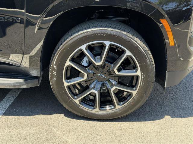 Used 2026 Chevrolet Suburban RST w/ RST Capability Package AWD/4WD image 9
