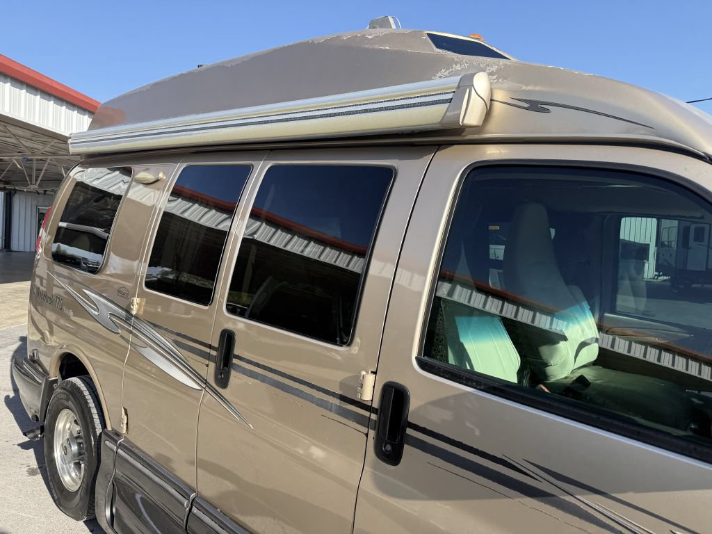 Used 2011 Chevrolet Express 2500 w/ Power Package RWD image 17