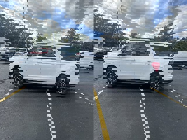 Used 2024 Ford Expedition Max XLT image 8