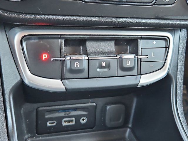 Used 2024 GMC Terrain SLT image 12