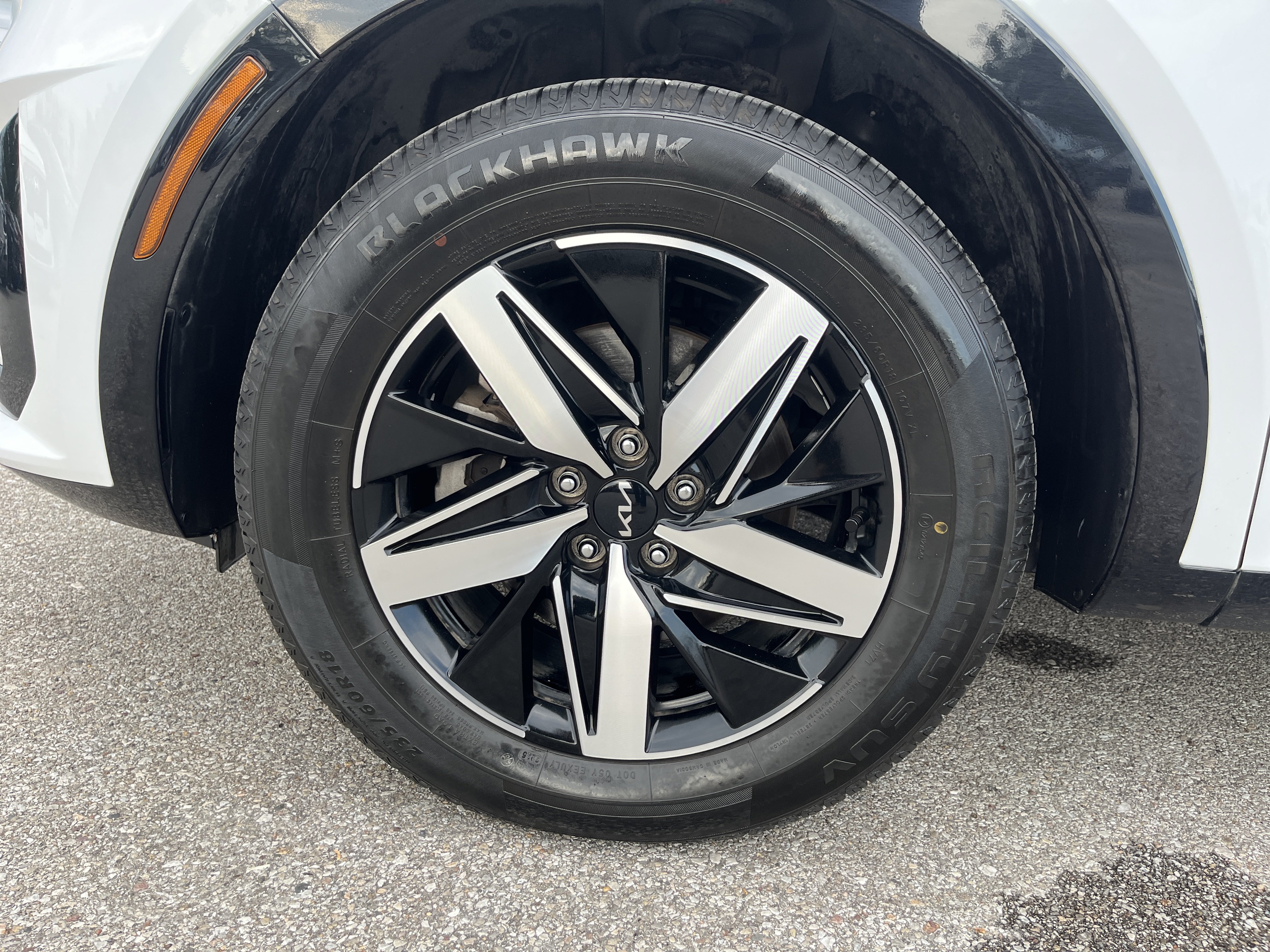 Used 2023 Kia Sorento S FWD image 8