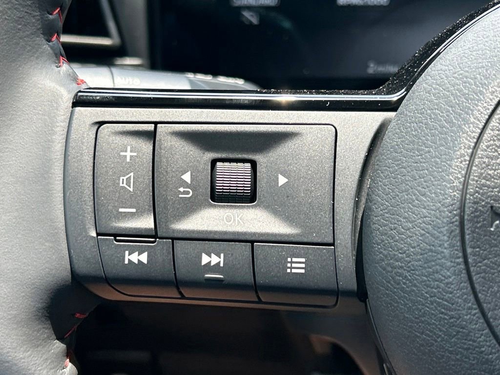 New 2026 Nissan Kicks SR FWD image 19