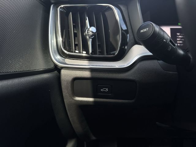 Used 2024 Volvo S60 B5 Plus image 18