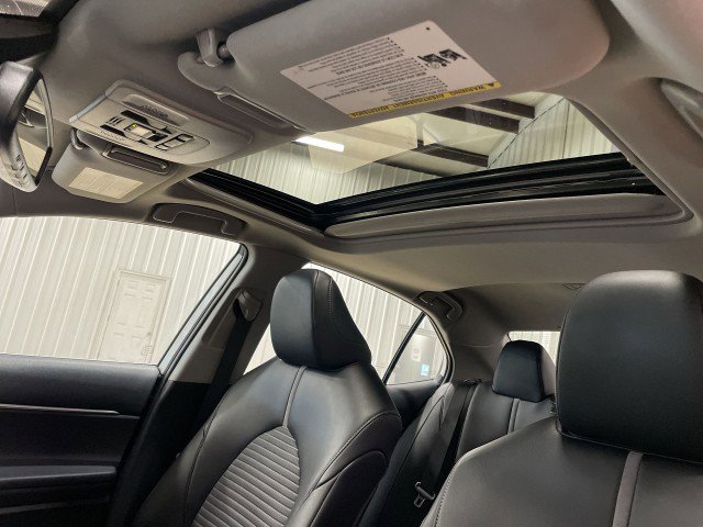 Used 2022 Toyota Camry SE w/ Convenience Package FWD image 21
