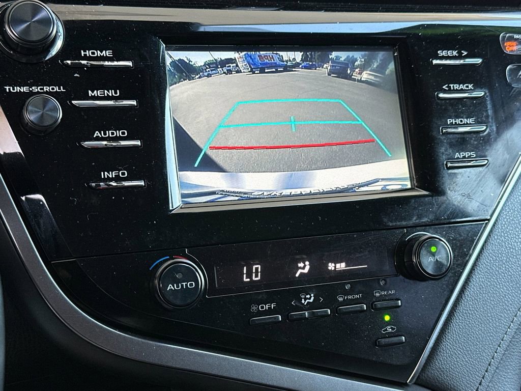 Used 2018 Toyota Camry SE FWD image 17