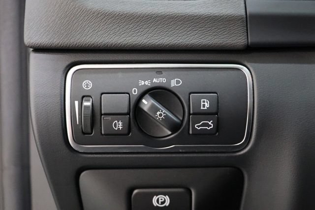 Used 2015 Volvo S60 T5 Platinum w/ Climate Package FWD image 19