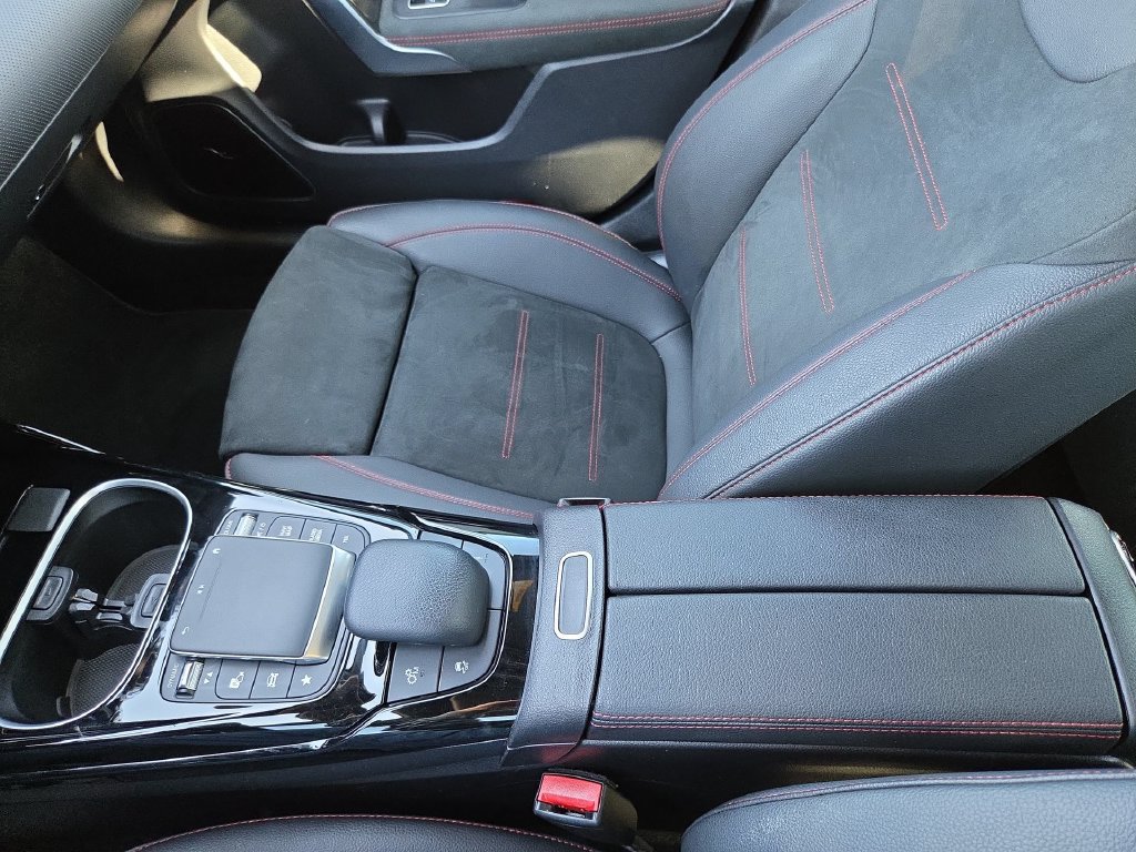 Used 2023 Mercedes-Benz CLA 35 AMG 4MATIC image 22