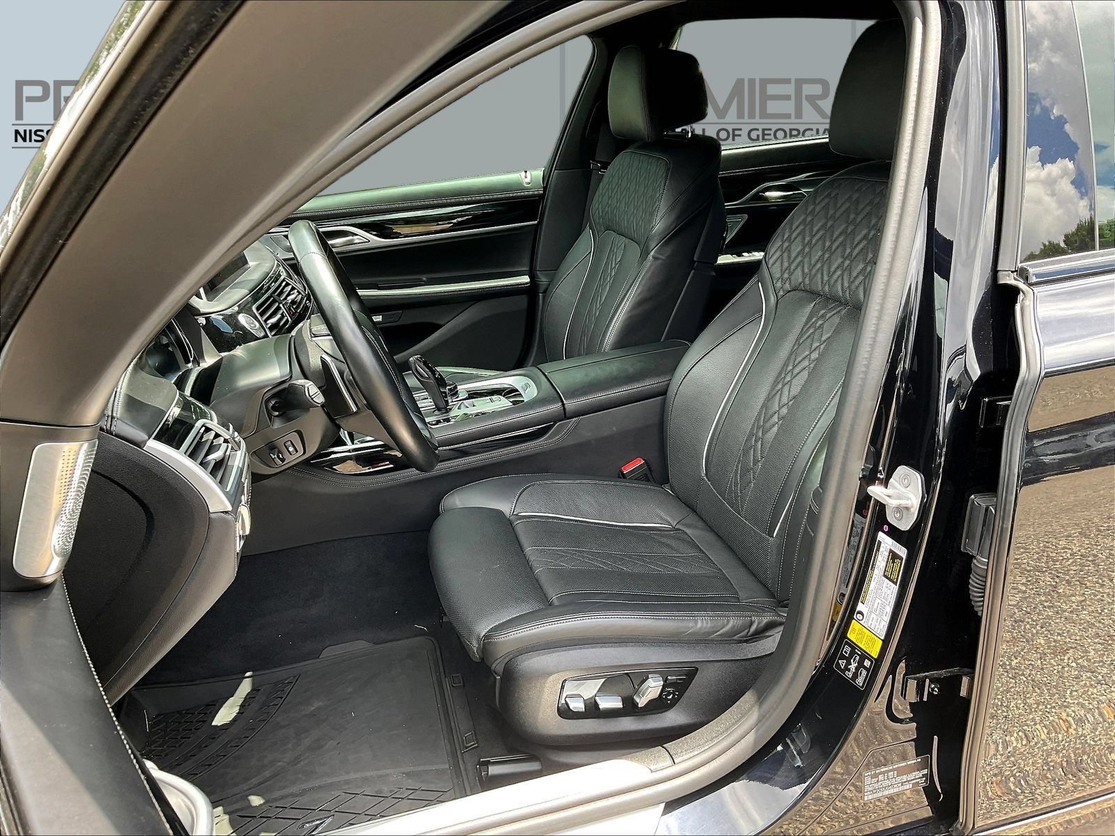 Used 2018 BMW 750i xDrive AWD/4WD image 23
