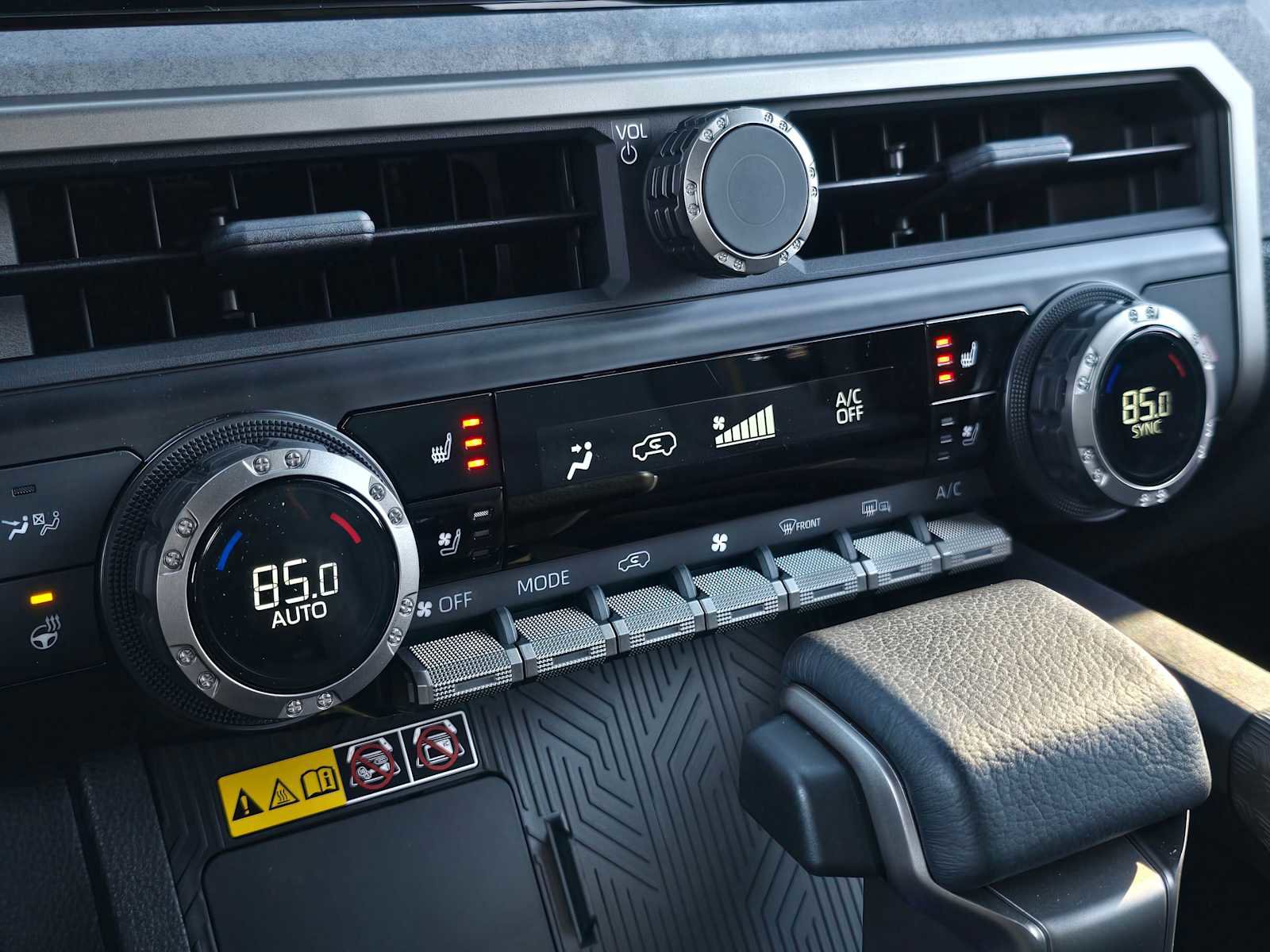 Certified 2025 Toyota 4Runner Trailhunter image 28