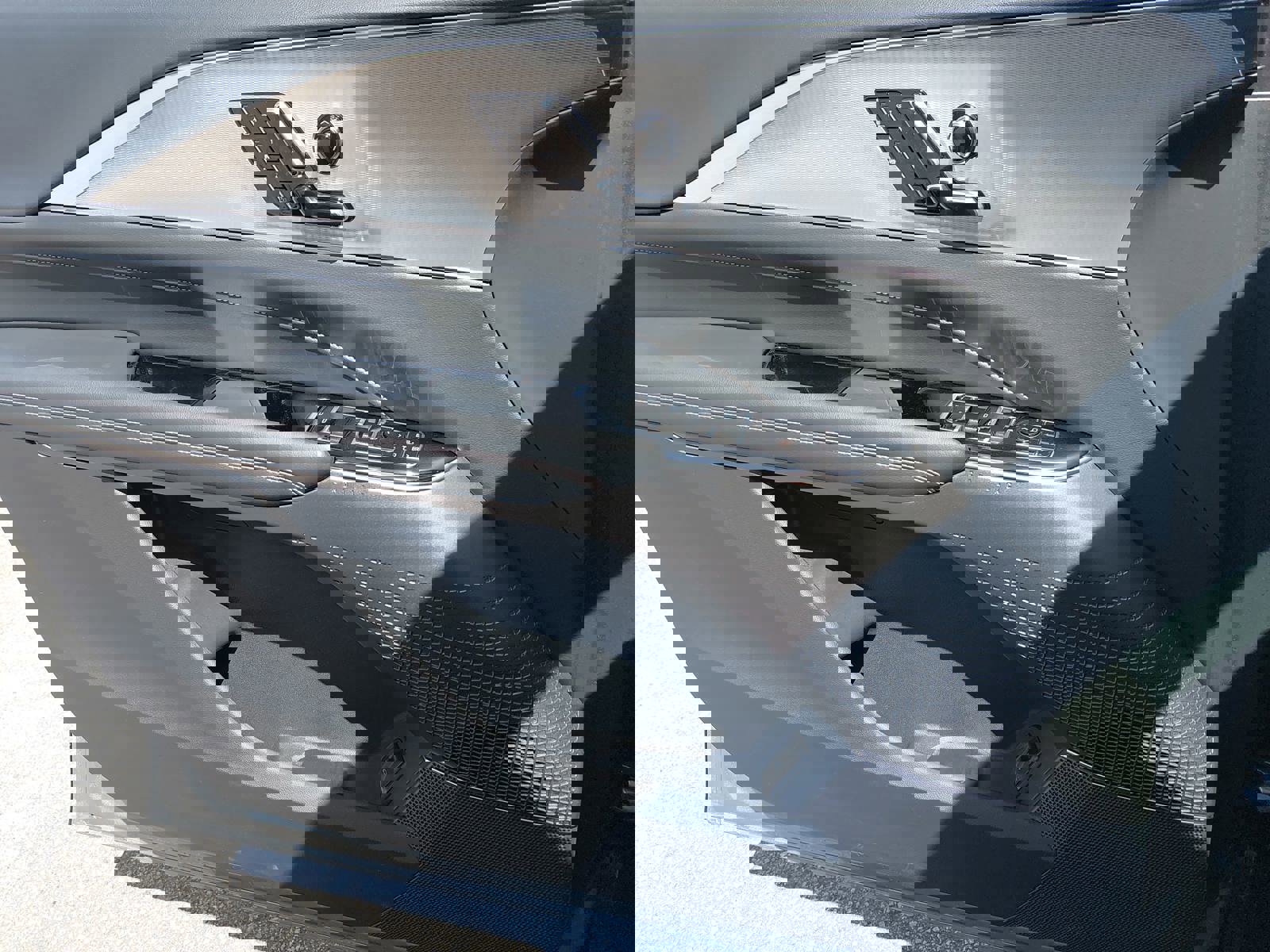 Used 2024 Cadillac Lyriq Tech w/ Driver Assist Package image 29