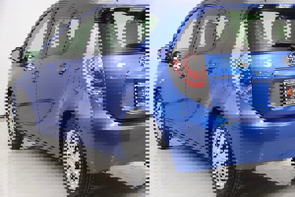 Used 2014 Toyota Prius C Two image 18