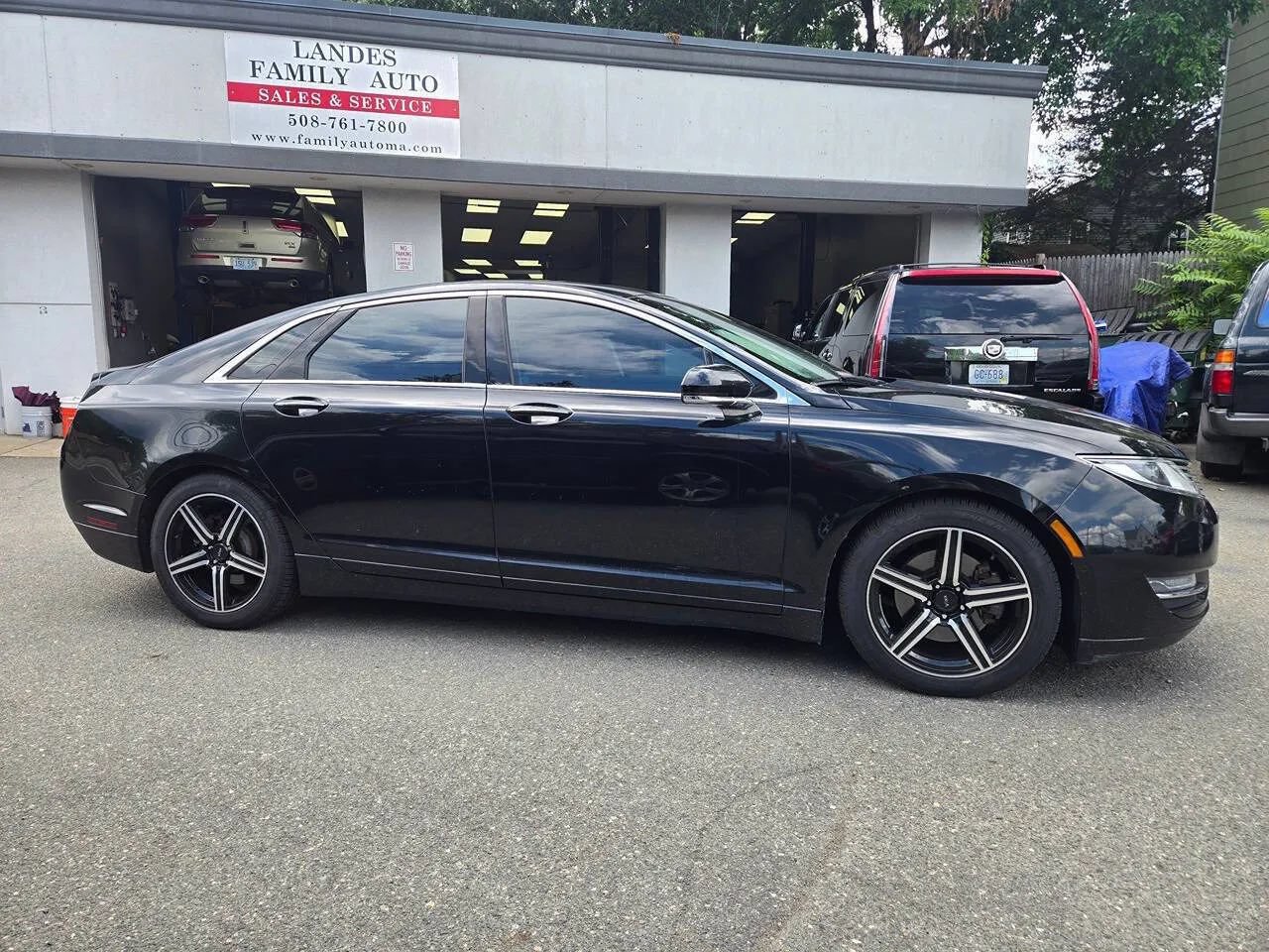 Used 2016 Lincoln MKZ AWD w/ Equipment Group 300A Reserve image 9