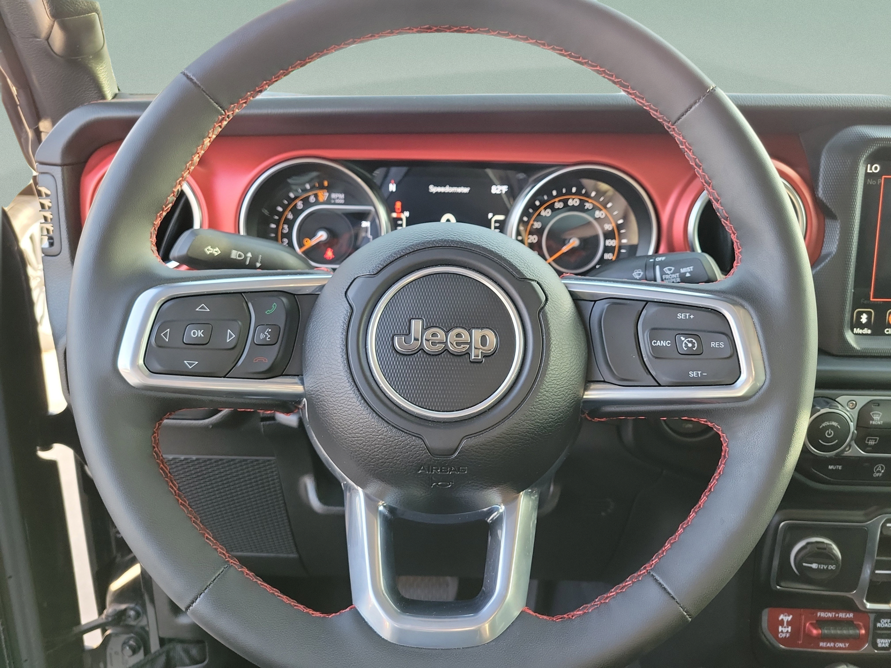 Used 2023 Jeep Gladiator Rubicon w/ LED Lighting Group AWD/4WD image 15